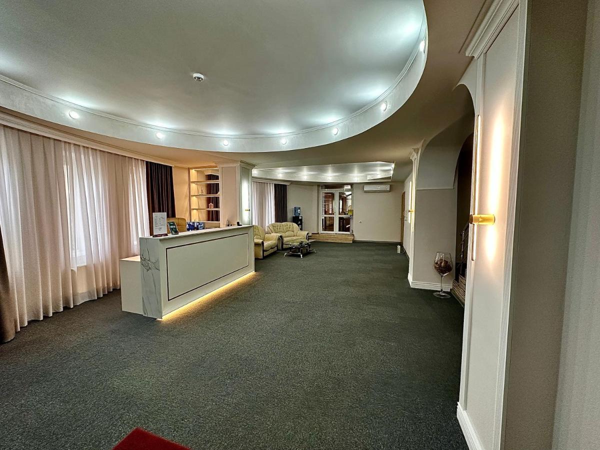 Villa Arus Chişinǎu Buitenkant foto