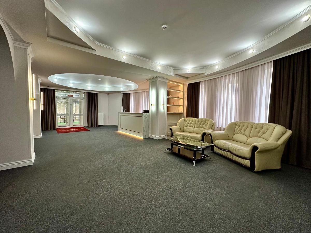Villa Arus Chişinǎu Buitenkant foto