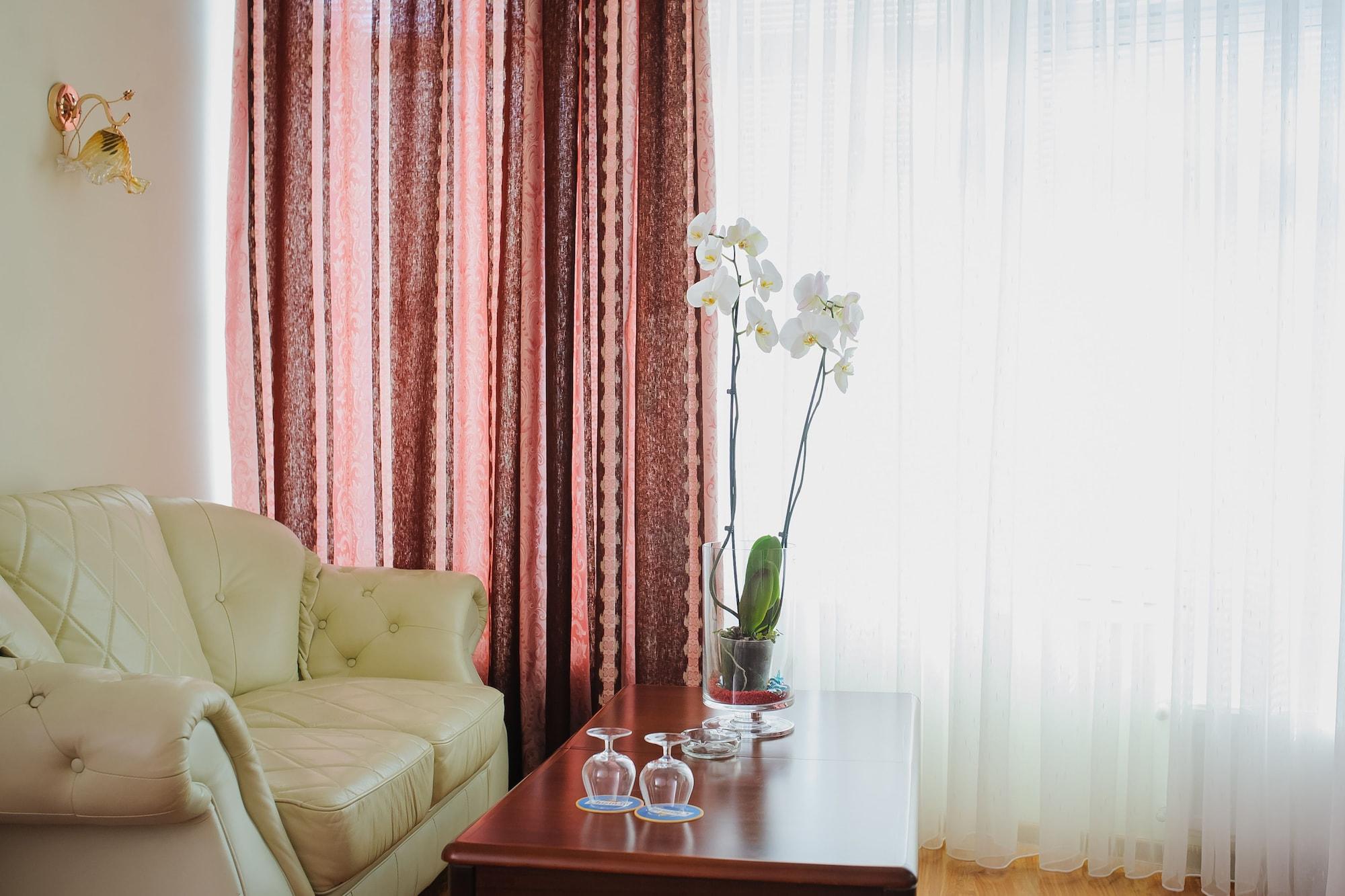 Villa Arus Chişinǎu Buitenkant foto