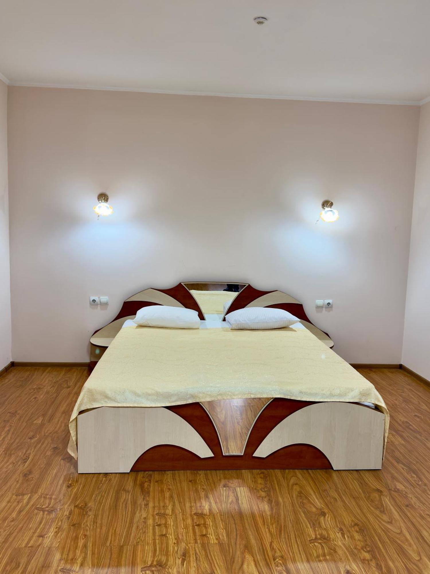 Villa Arus Chişinǎu Buitenkant foto