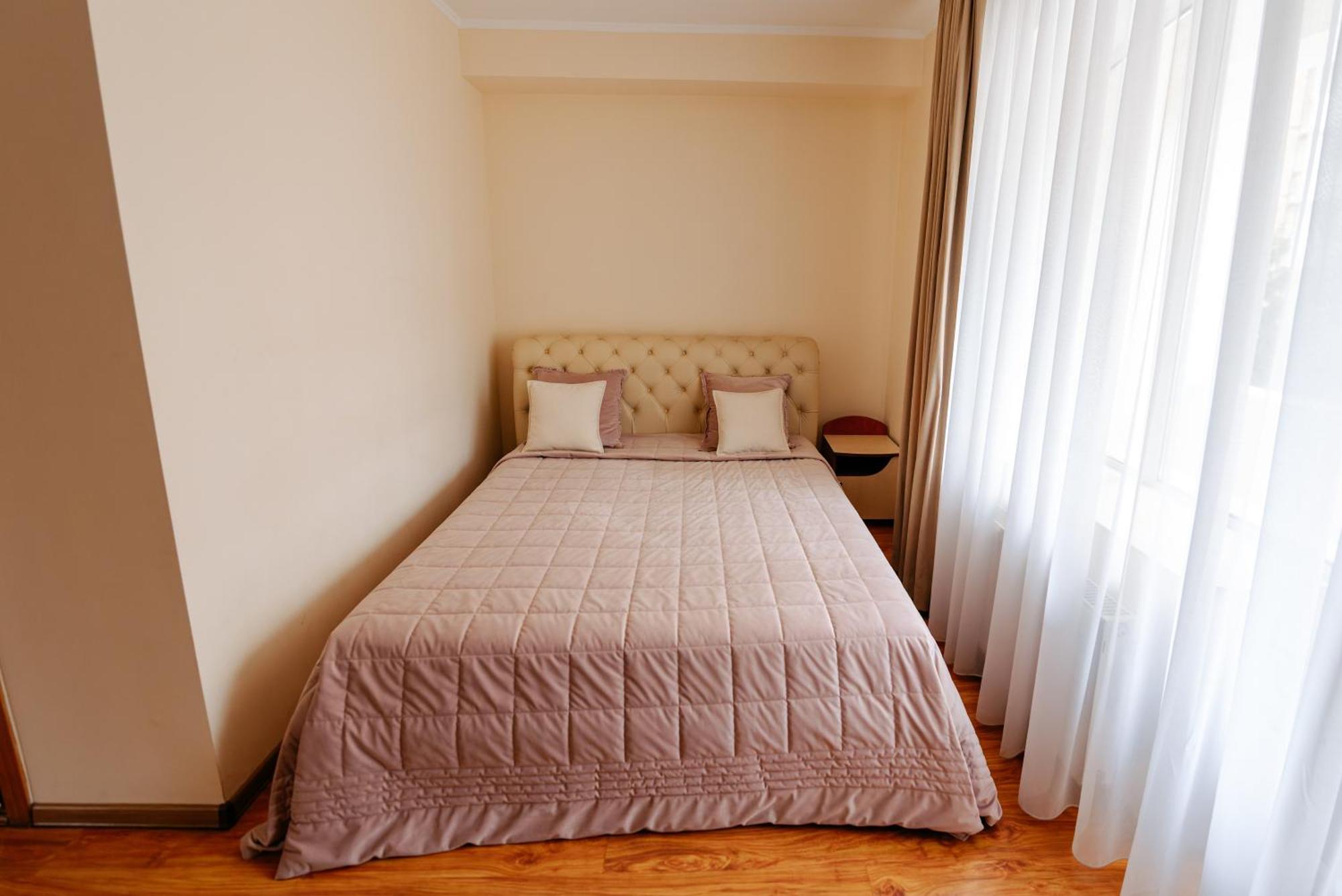 Villa Arus Chişinǎu Buitenkant foto