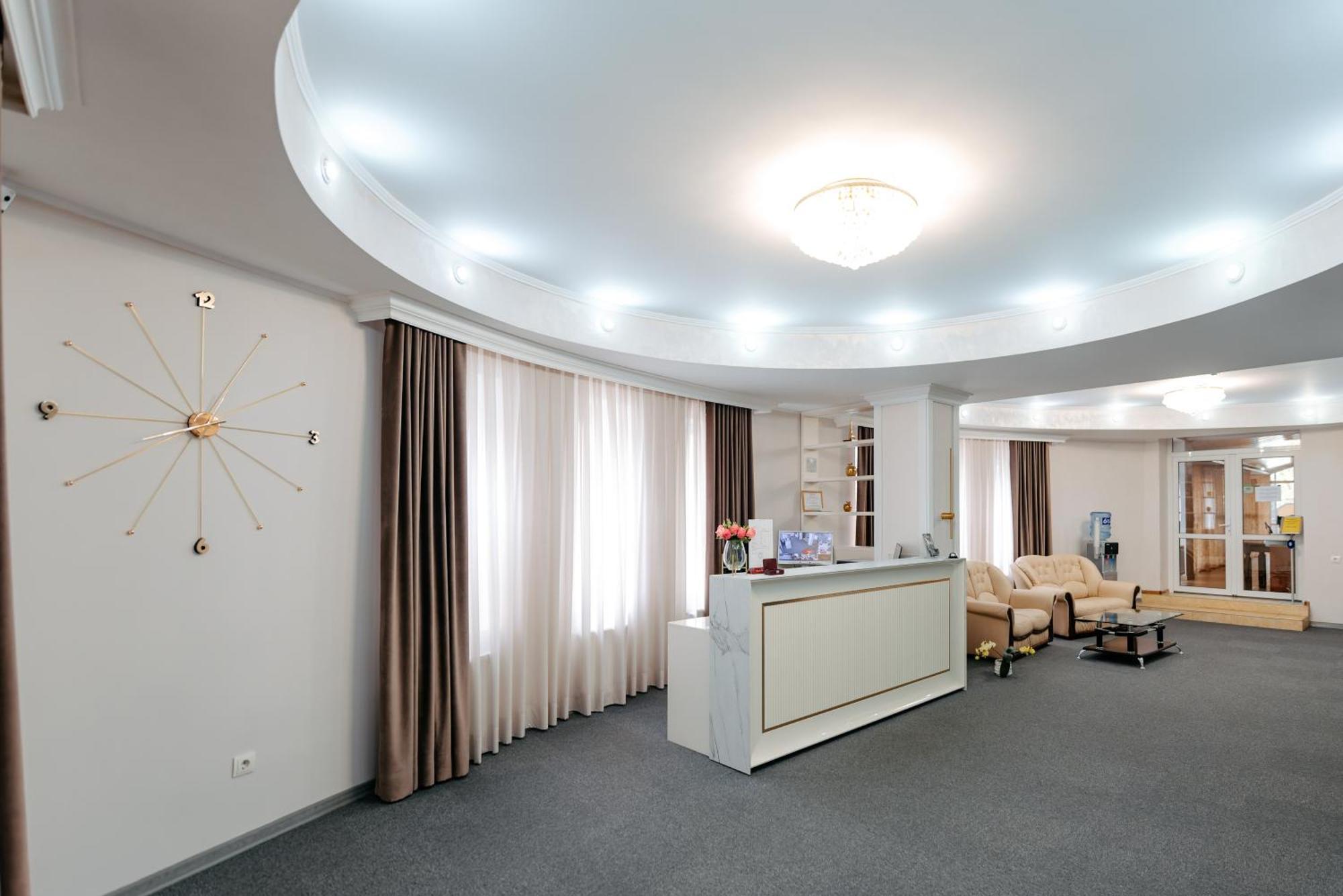 Villa Arus Chişinǎu Buitenkant foto
